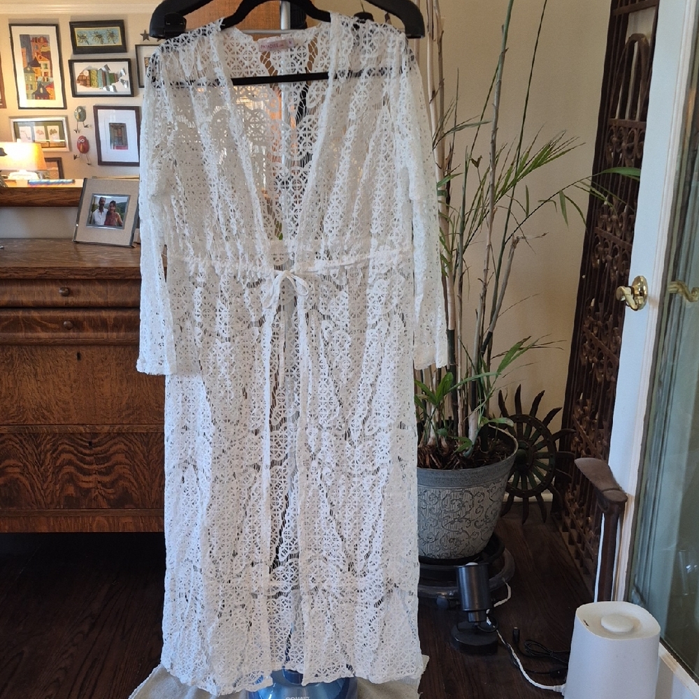 Elegant White Lace Swim Coverup